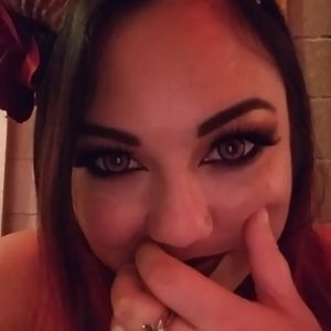 Meet your Posher, Hilary